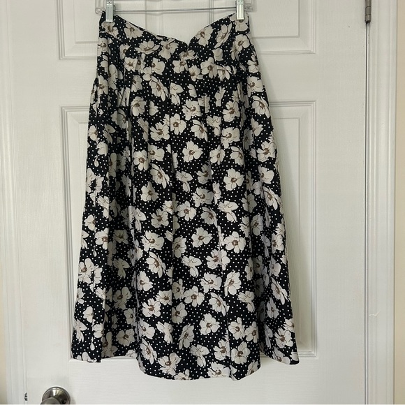 Vintage Dresses & Skirts - Vintage Black & White Floral Midi Skirt